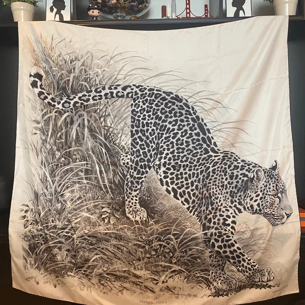 Hermes Limited Edition Retired Panthera Pardus Silk 140cm 55” Scarf Shawl Dallet - Picture 1 of 15